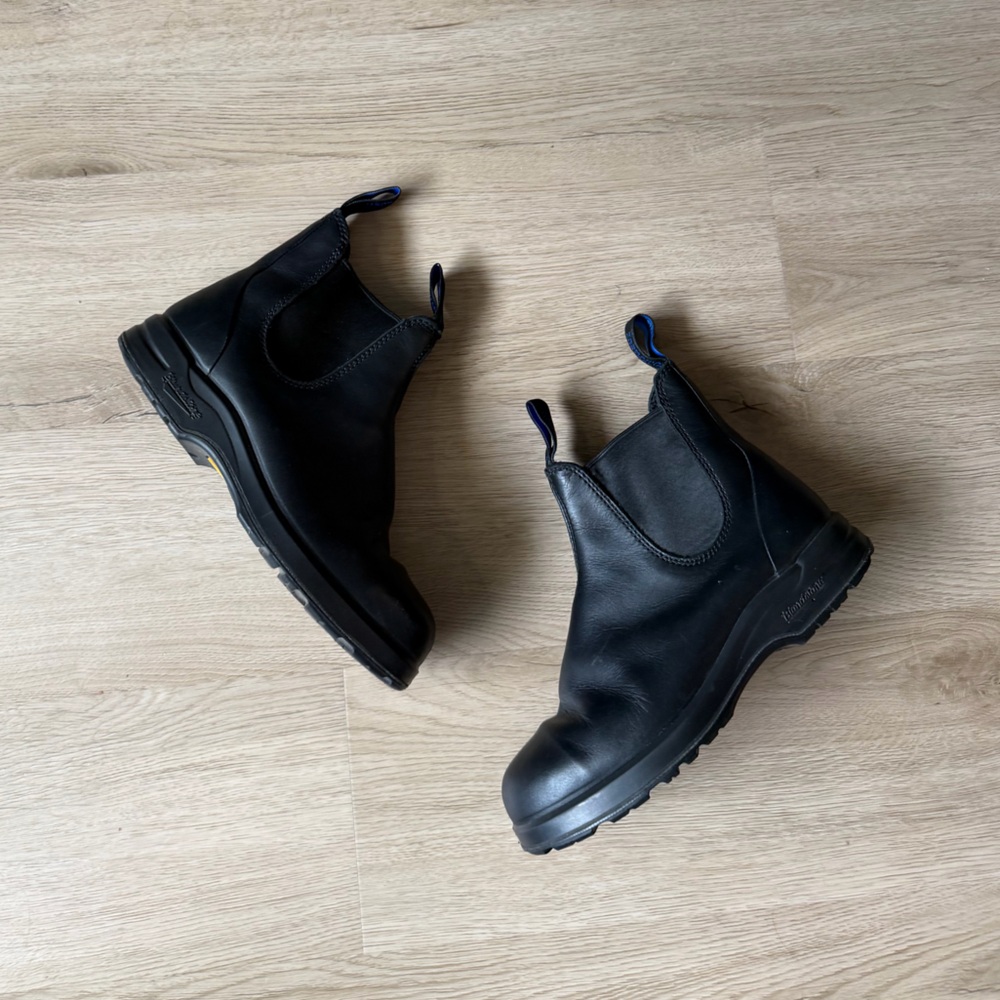Blundstone thermal Chelsea boots